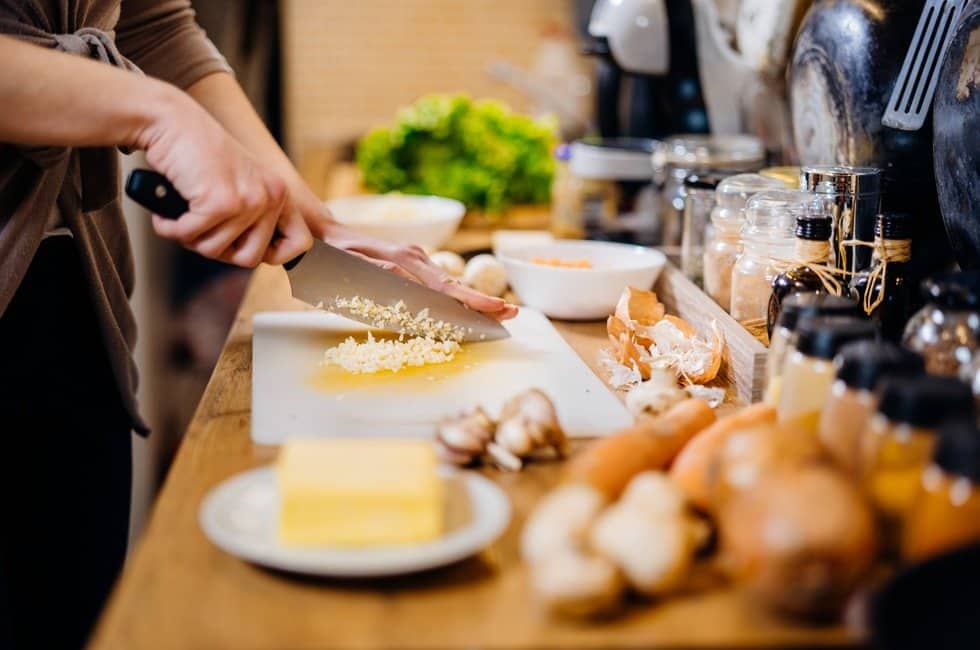 Substitute Garlic Powder for Minced Garlic Guide) Substitute Cooking