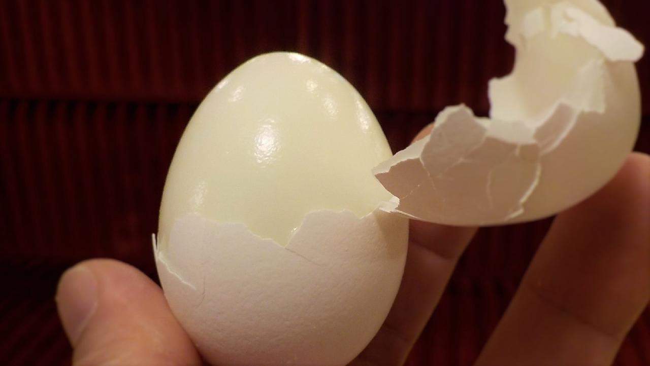 How to Store Peeled Hard Boiled Eggs? Substitute Cooking