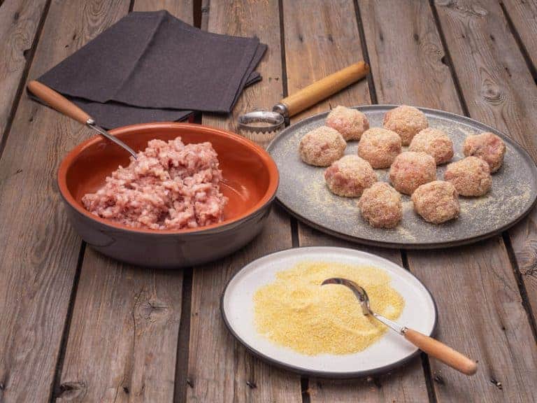 How to Keep Meatballs From Falling Apart? Substitute Cooking