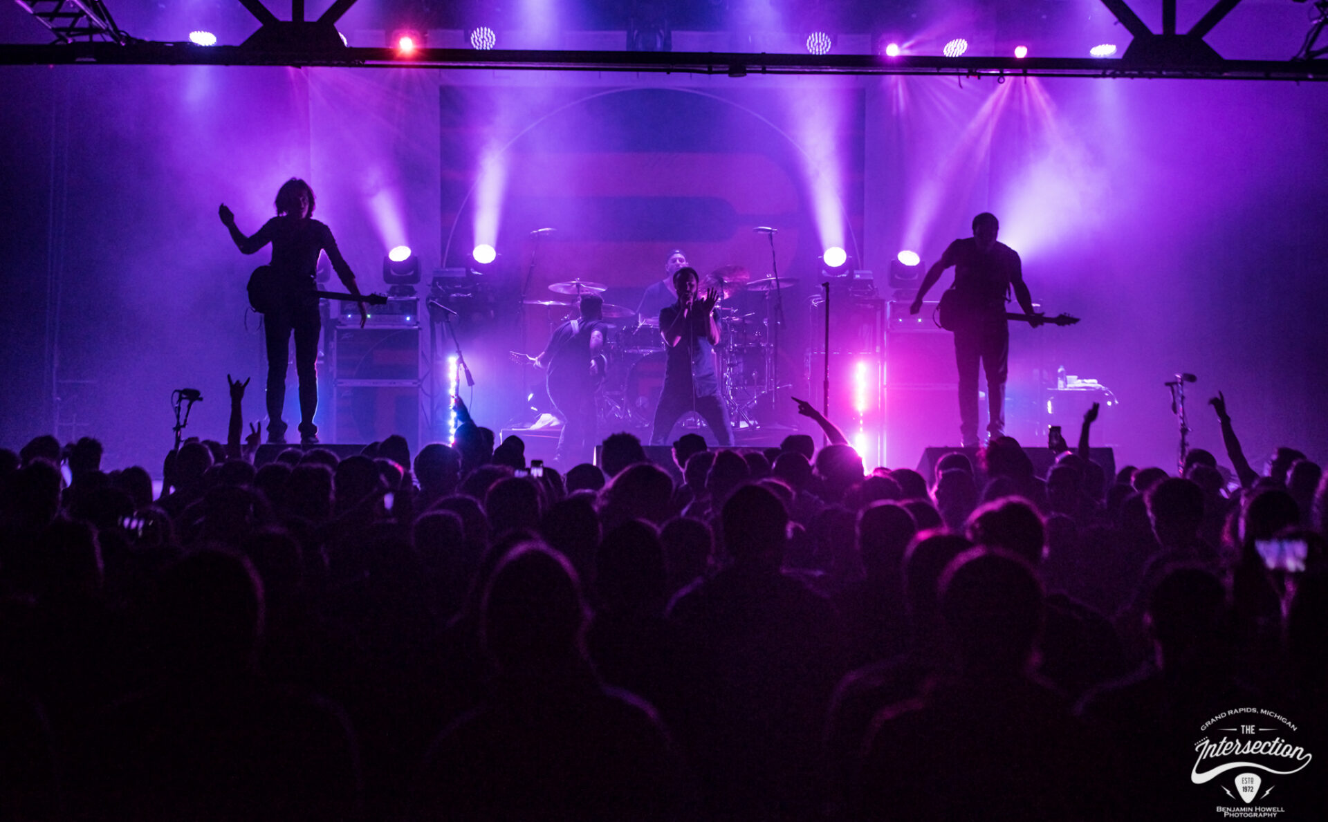 LIVE REVIEW Periphery and Animals As Leaders rock West