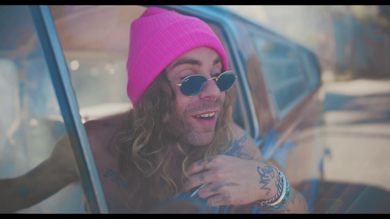 Mod Sun celebrates new album 'BB' with "noshirton" video