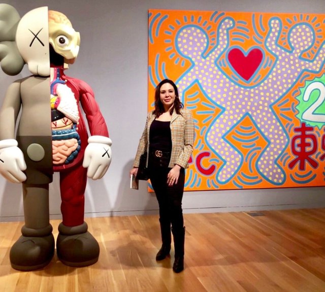 New York Art Dealer Soli Corbelle Is The "It" Girl Right Now