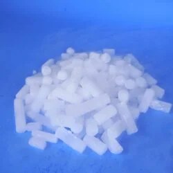 How to Safely Use Dry Ice Cubes for Drinks: A Comprehensive Guide