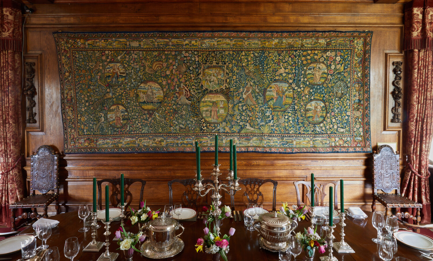 British Tapestry Group demo and taster session by Tapestry conservation