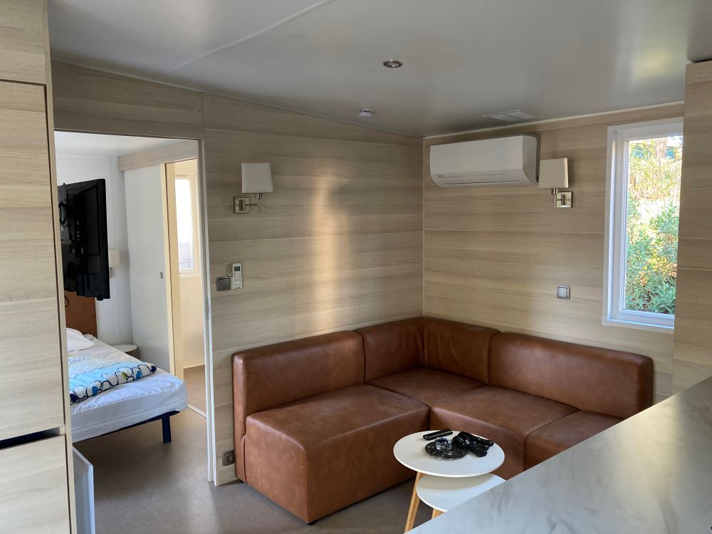 MOBIL HOME CALIFORNIA SUR PARCELLE CAMPING LES CIGALES LE MUY Sud Est