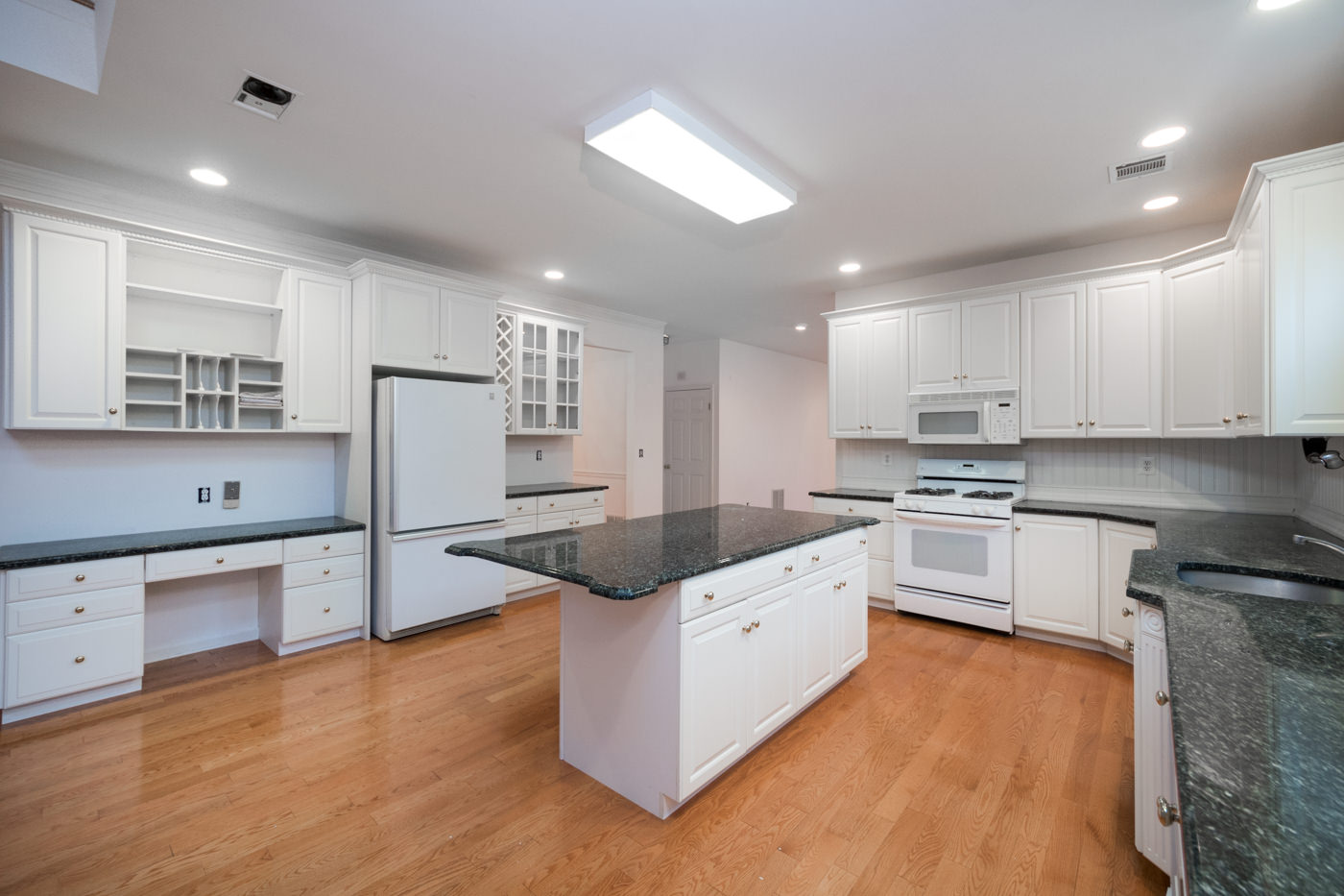 12 Victoria Ln, Morristown, NJ 07960 Sue Adler, Realtor