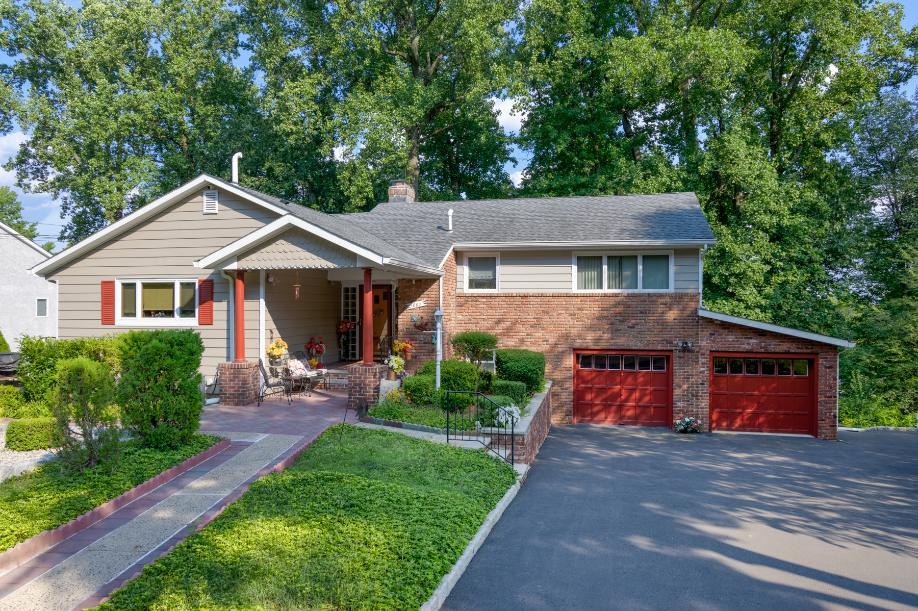 JUST LISTED 1087 Sunny View Rd Mountainside, New Jersey 07092