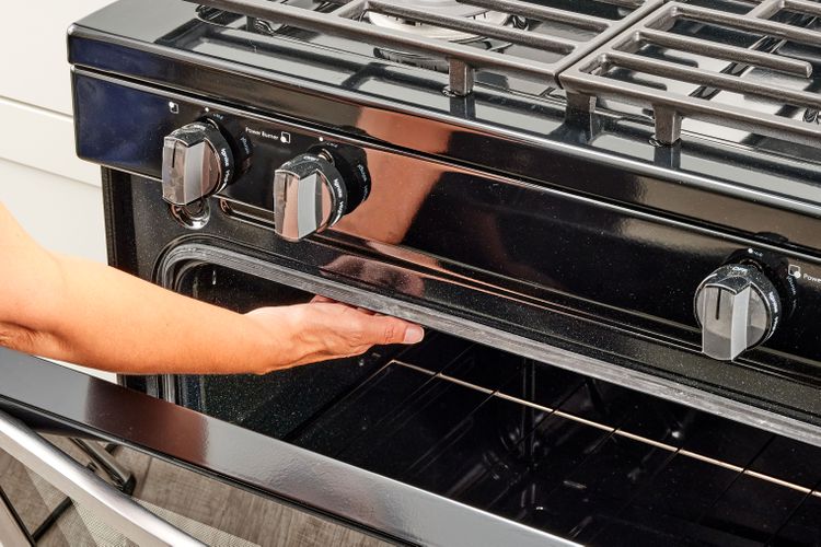 How to Disconnect a Gas Stove: A Step-by-Step Guide - Sues Tech Kitchen