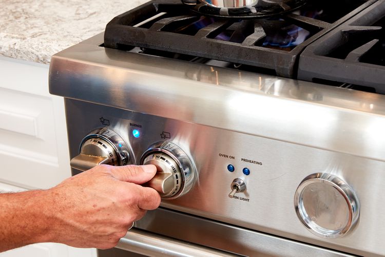 How to Disconnect a Gas Stove: A Step-by-Step Guide - Sues Tech Kitchen