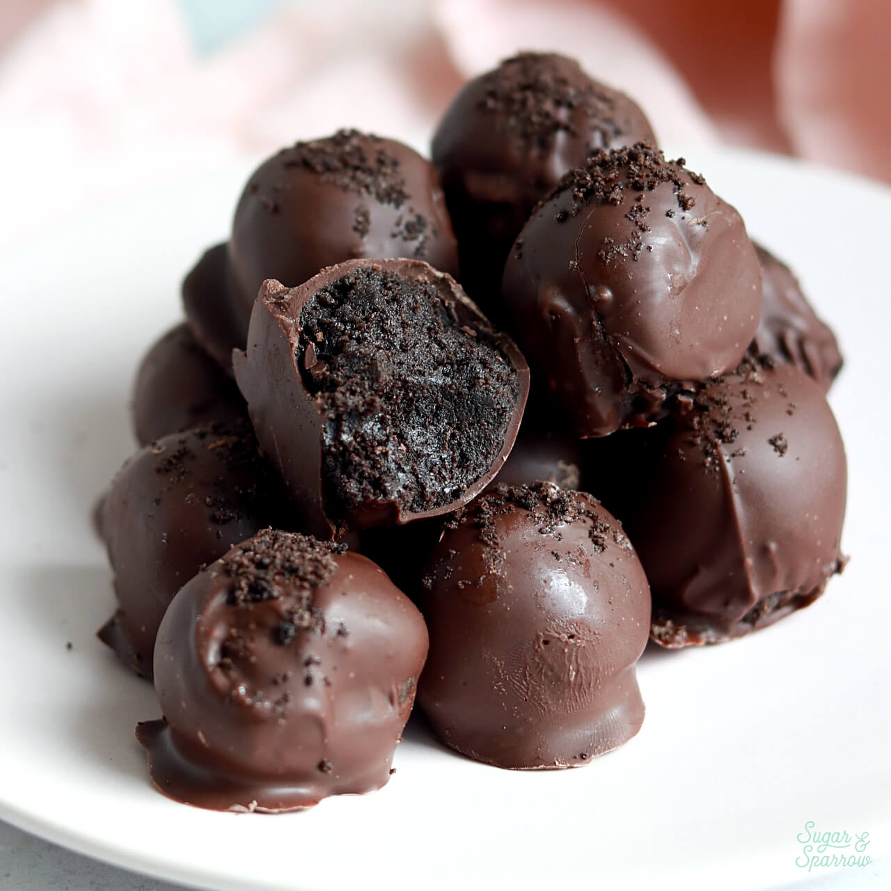 Easy Oreo Truffles (4 Ingredients!) Sugar & Sparrow