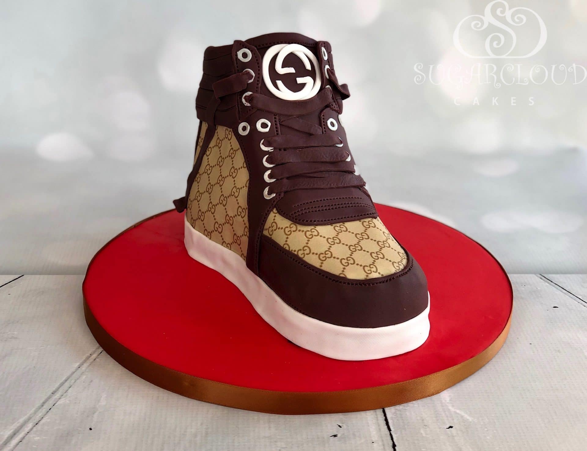 Sugar Cloud Cakes Cake Designer, Nantwich, Crewe, Cheshire A Gucci