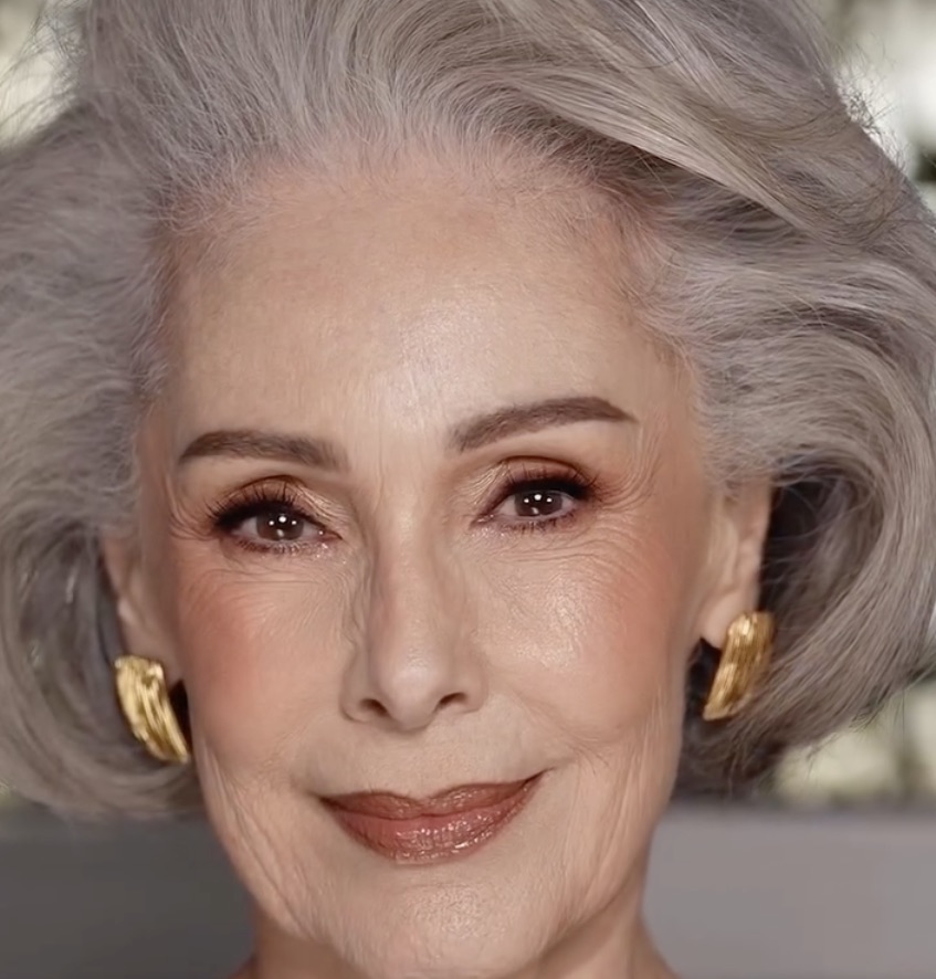 You Won’t Believe How Young This Grandma Looks After Her Stunning