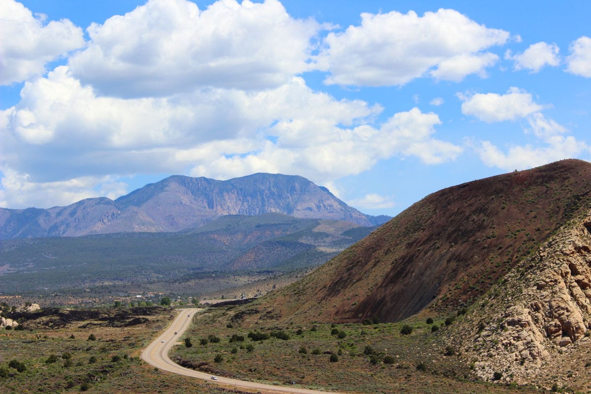 Hiking Southern Utah Whiterocks Amphitheater to Awesome Chasm Traverse