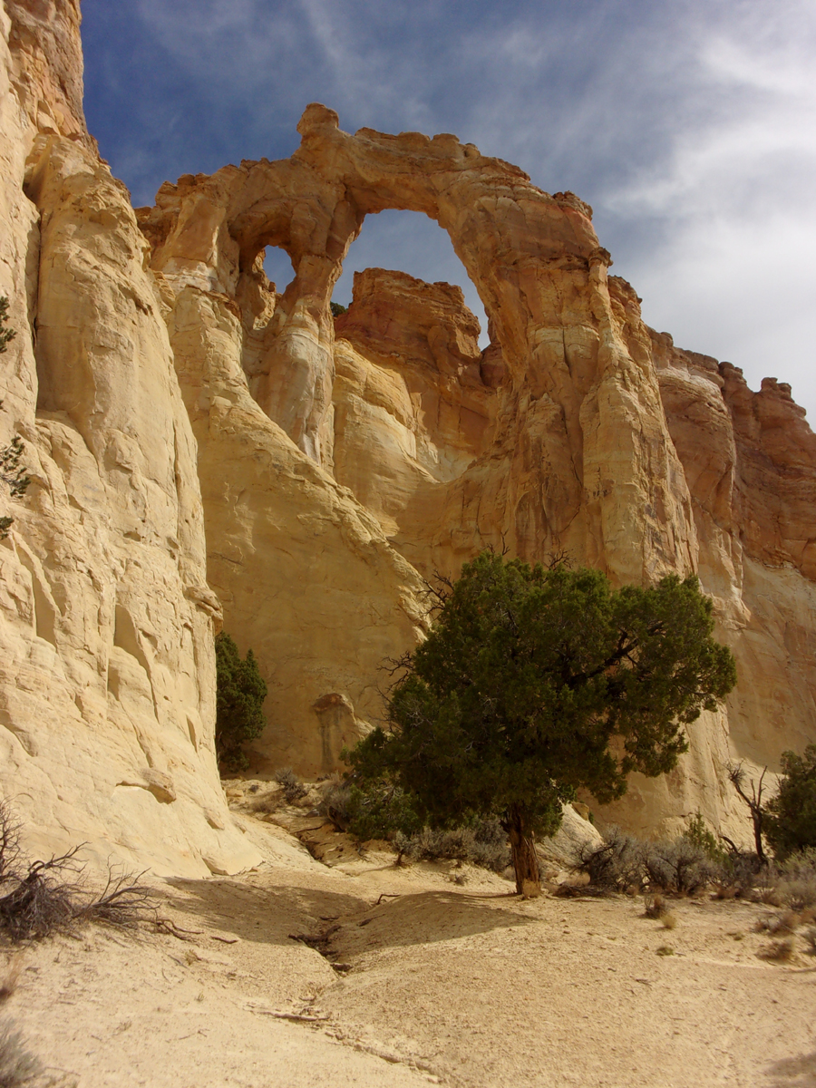 Hiking Southern Utah Grosvenor Arch — You gotta see it to believe it