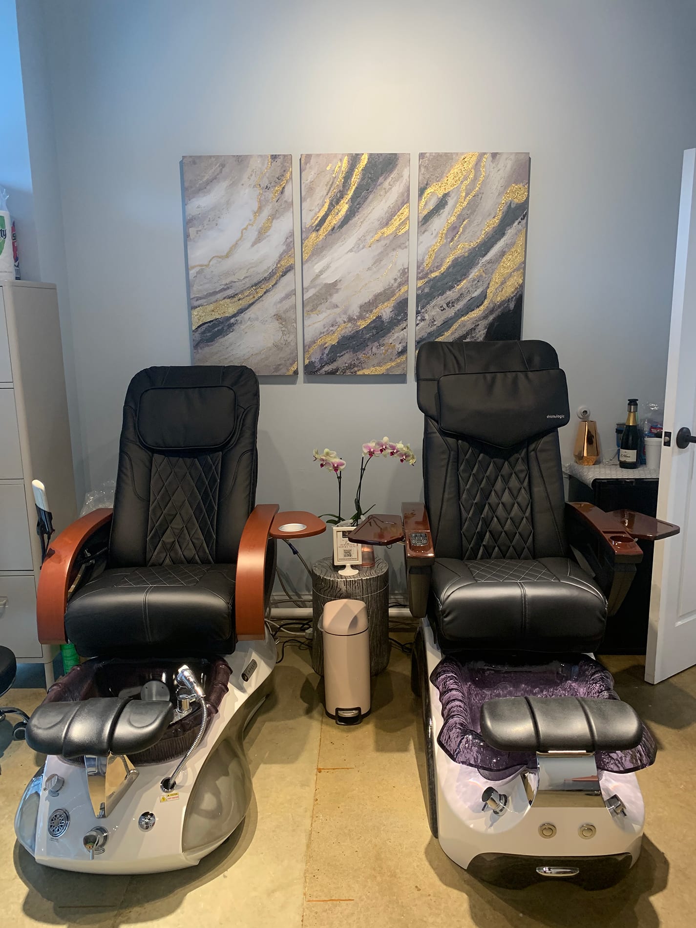 Crystal Nguyen (Tipsy Nails Lounge) Suite Nectar Salons