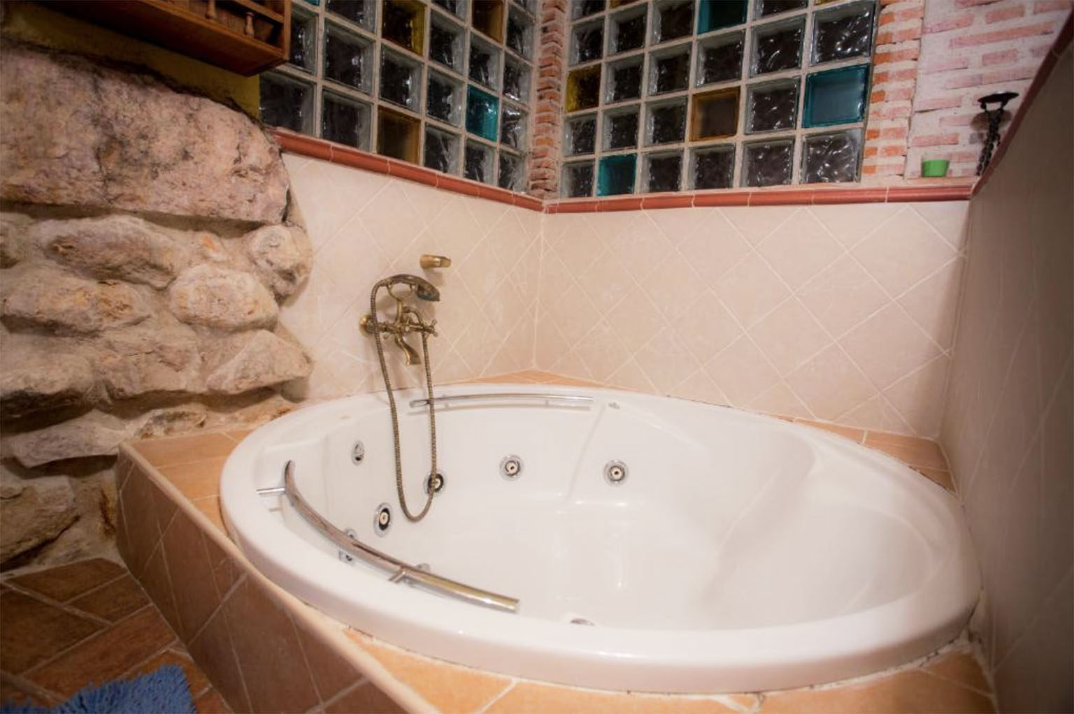 Casa Rural en Muñoveros con Jacuzzi Suites con Spa