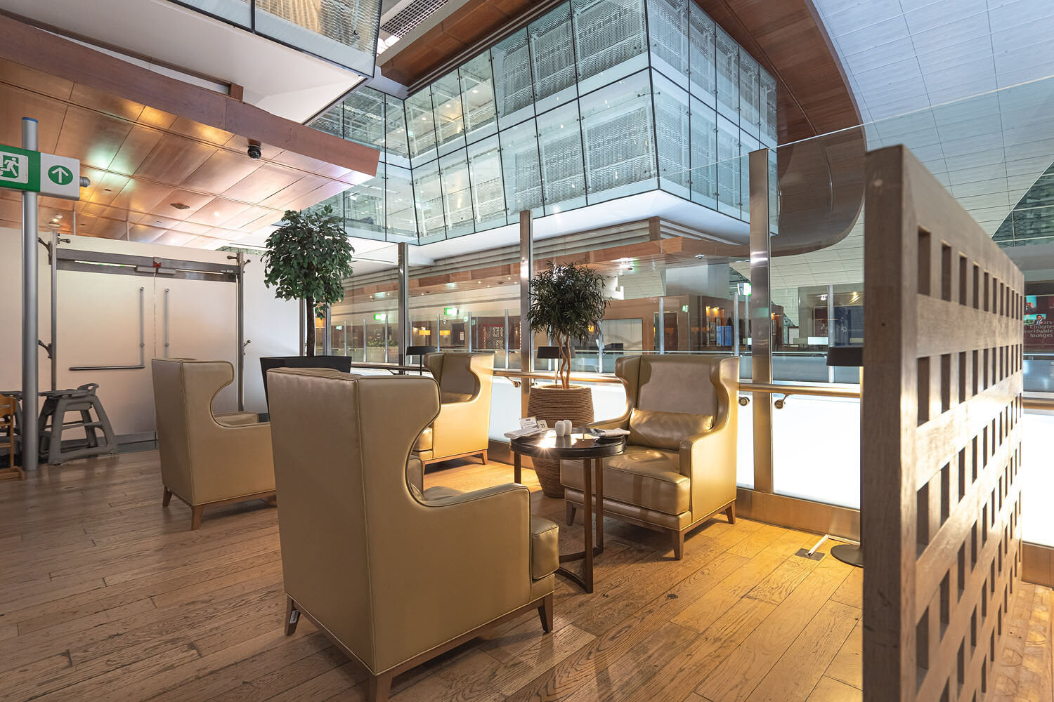 Review The Gallery Lounge Dubai Airport Terminal 3 Suitesmile