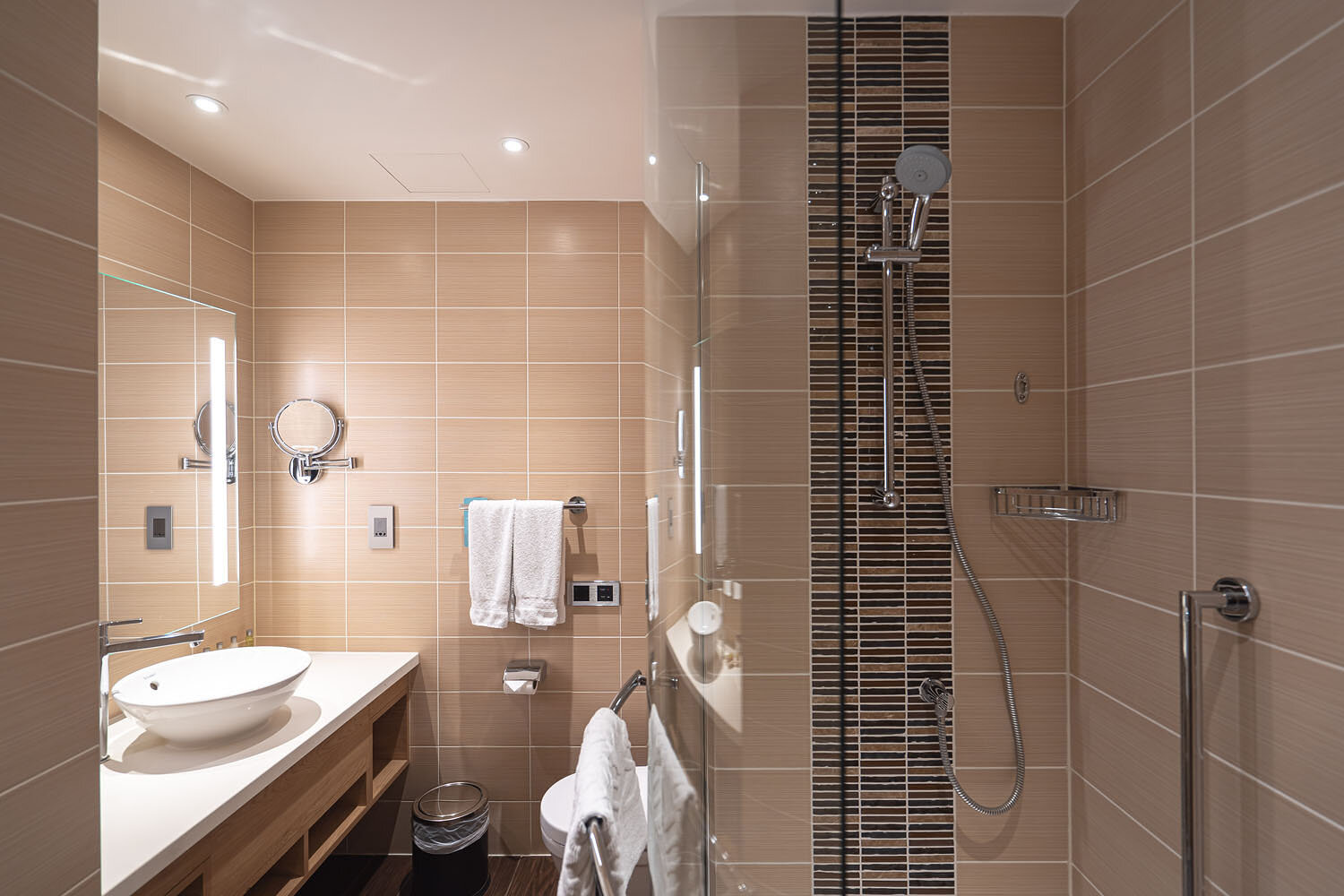 Review Hilton Garden Inn Dubai Mall of the Emirates (King Room