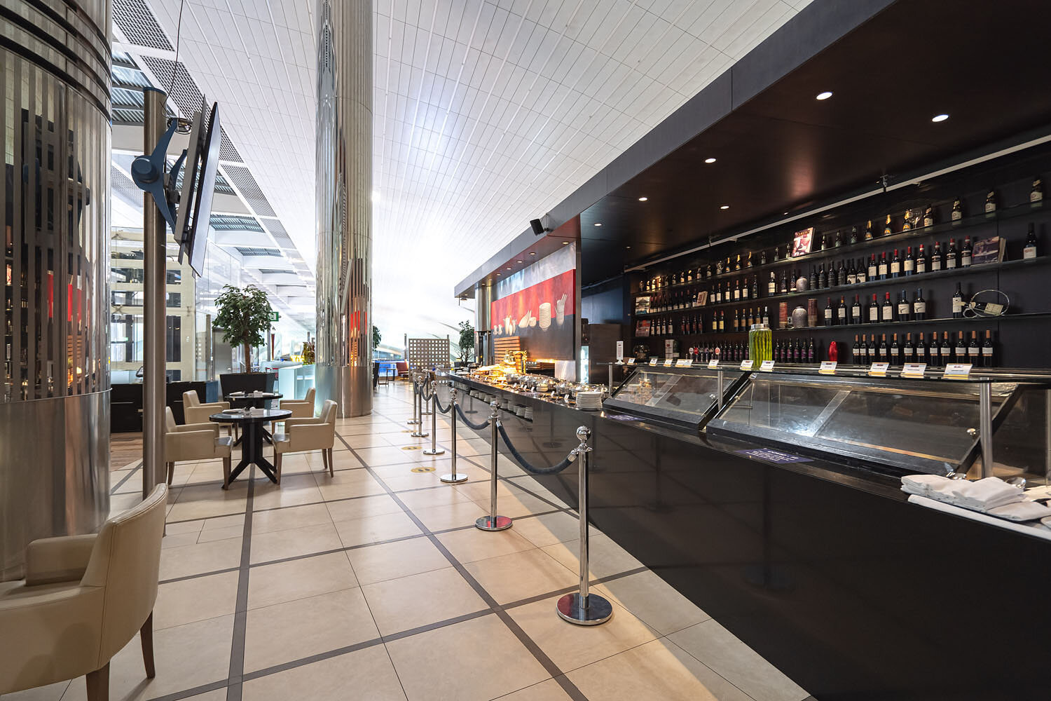 Review The Gallery Lounge Dubai Airport Terminal 3 Suitesmile