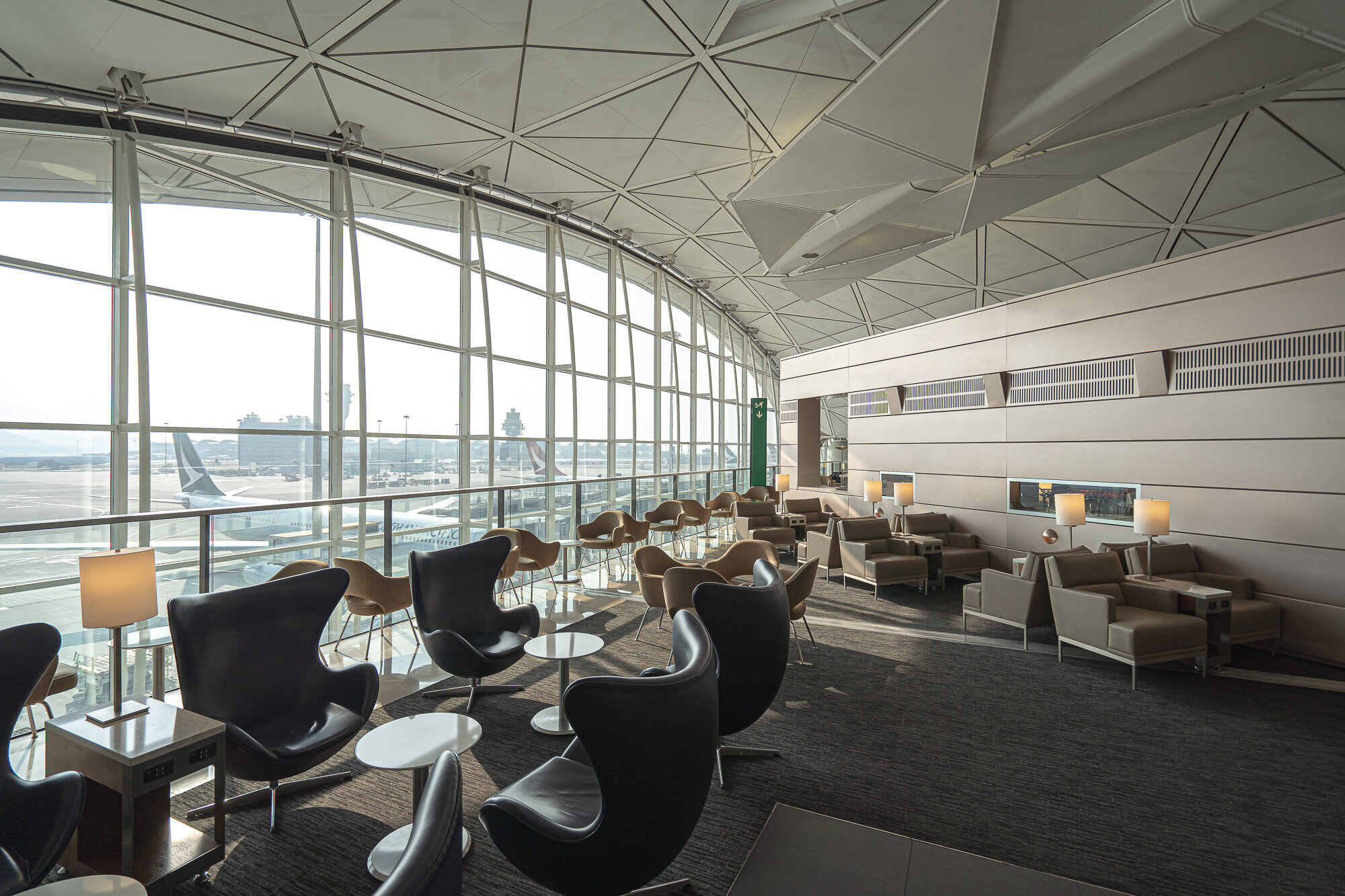 Review United Club Lounge Hong Kong Airport Terminal 1 Suitesmile