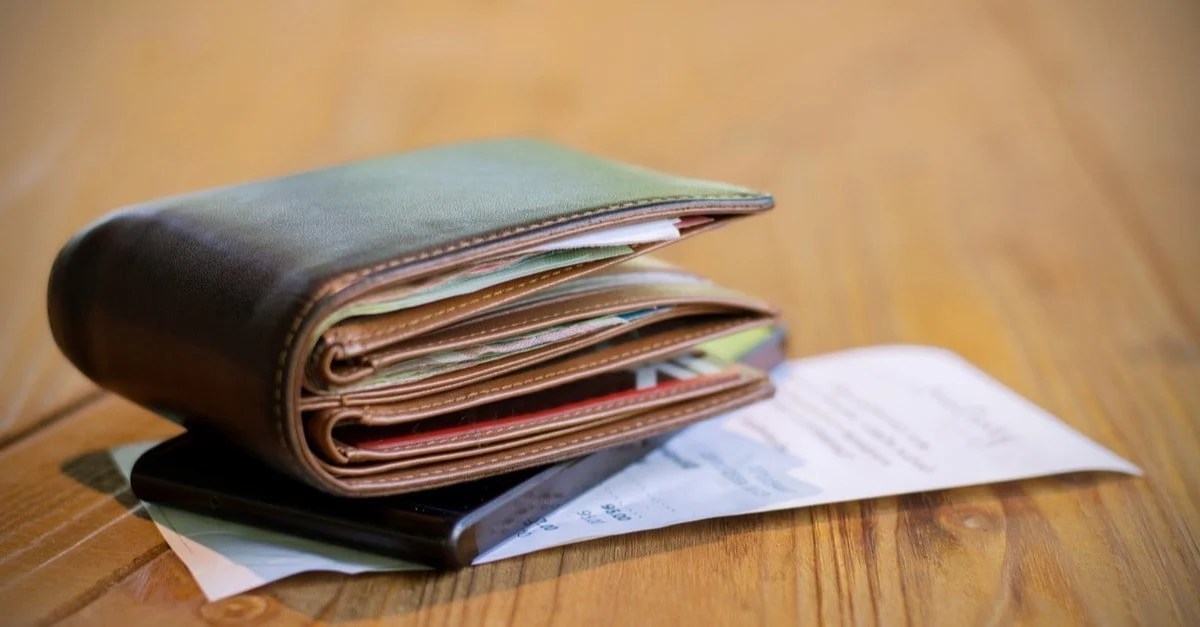 How Many Cards do I Need in my Wallet/Purse? Suits Me Blog