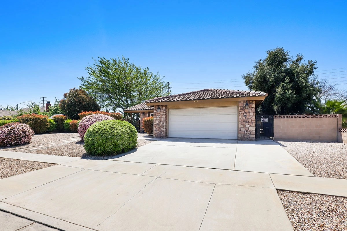 West Palmdale RanchStyle Beauty