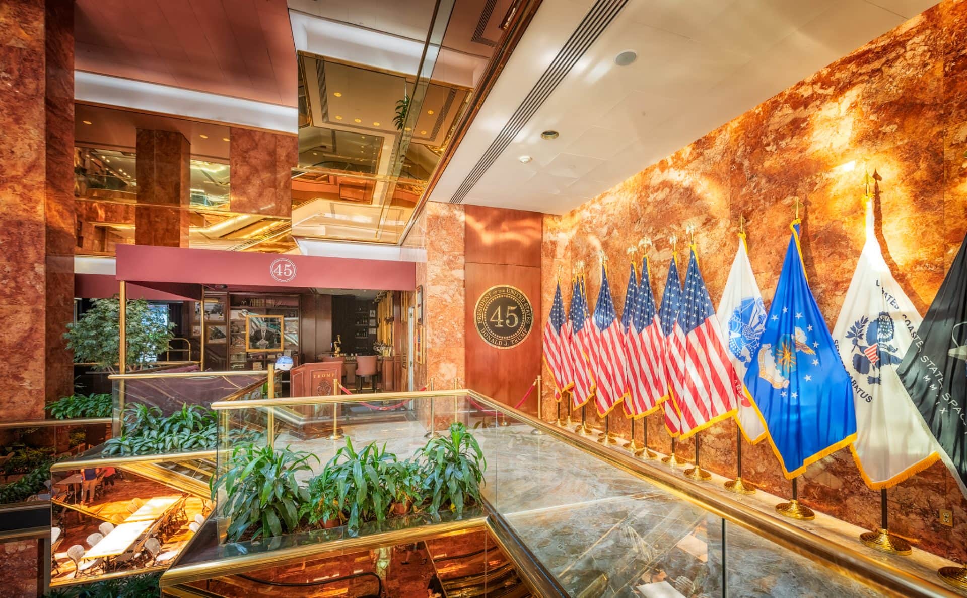 Intérieur de la Trump Tower avec le musée de la 45e présidence des