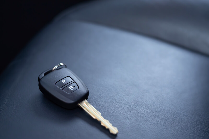 あなたの状況に最適な車のキー閉じ込め解決法は？フローチャートと対策 sumical