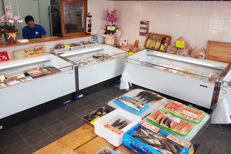【New Open】魚屋のある浦安の風景と、人びとの交流の場を取り戻す！ 堀江『泉銀』での買い物が楽しすぎるから