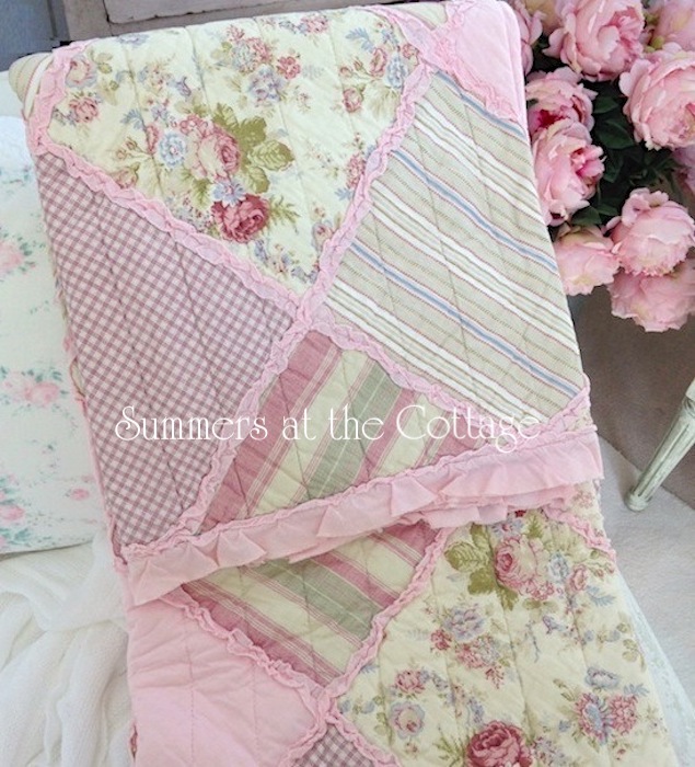 TWIN FRENCH COTTAGE PATCHWORK PINK ROSES RUFFLED EDGE QUILT