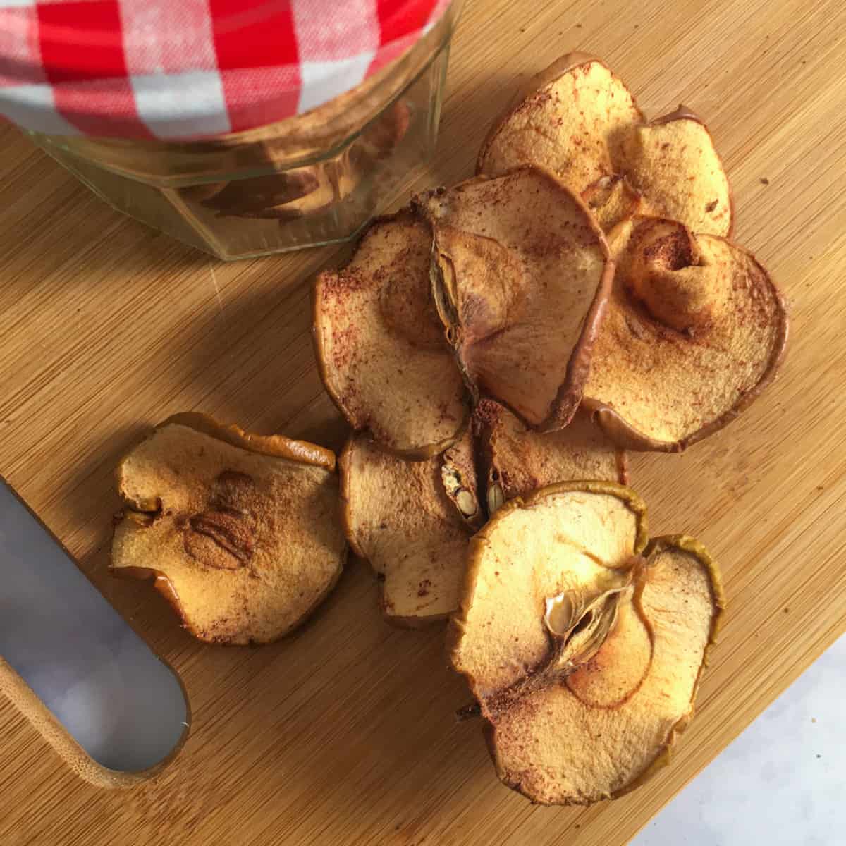 Dehydrated Cinnamon Apples (Dehydrated Cinnamon Apple Chips)