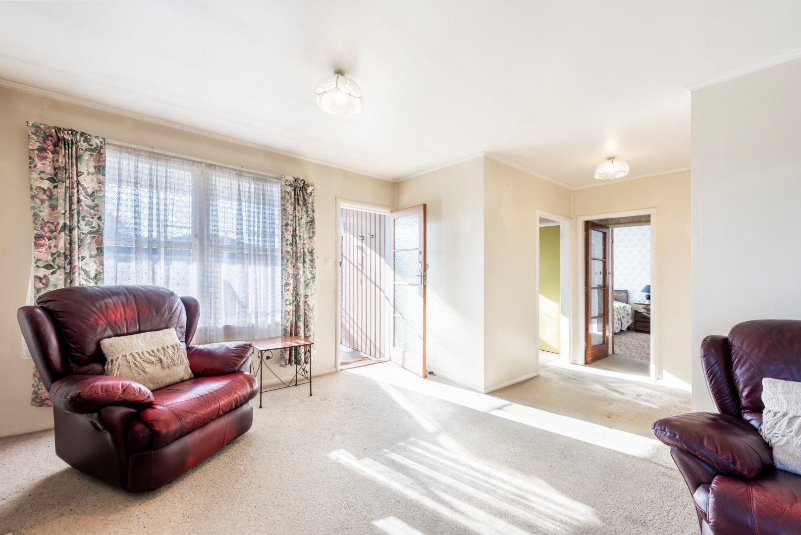 Classic & Convenient on Queen!