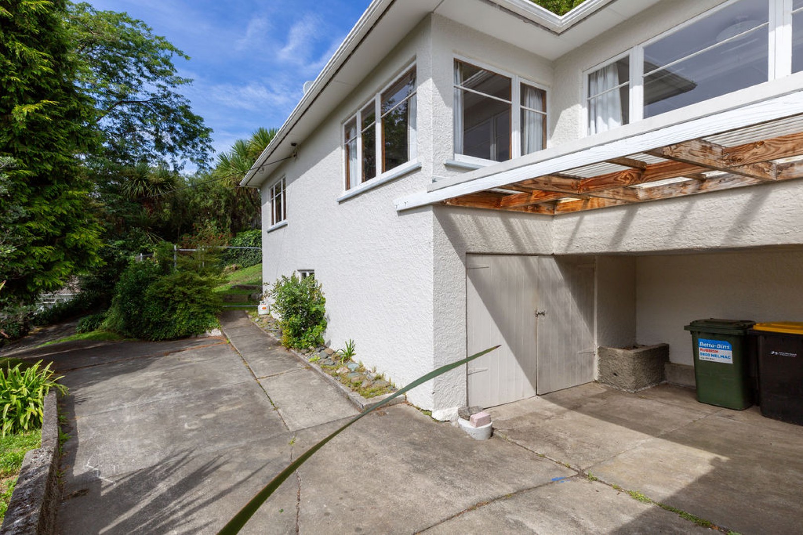 An Absolute Treat on Miro Street!