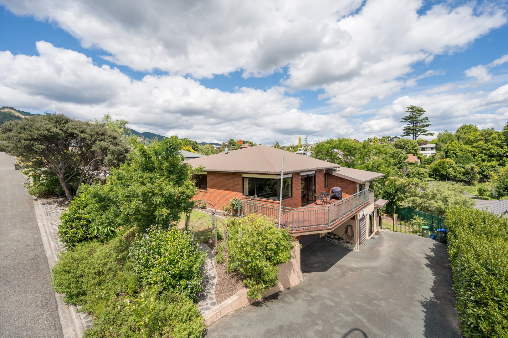 Where Every Detail Simply Oozes Family!