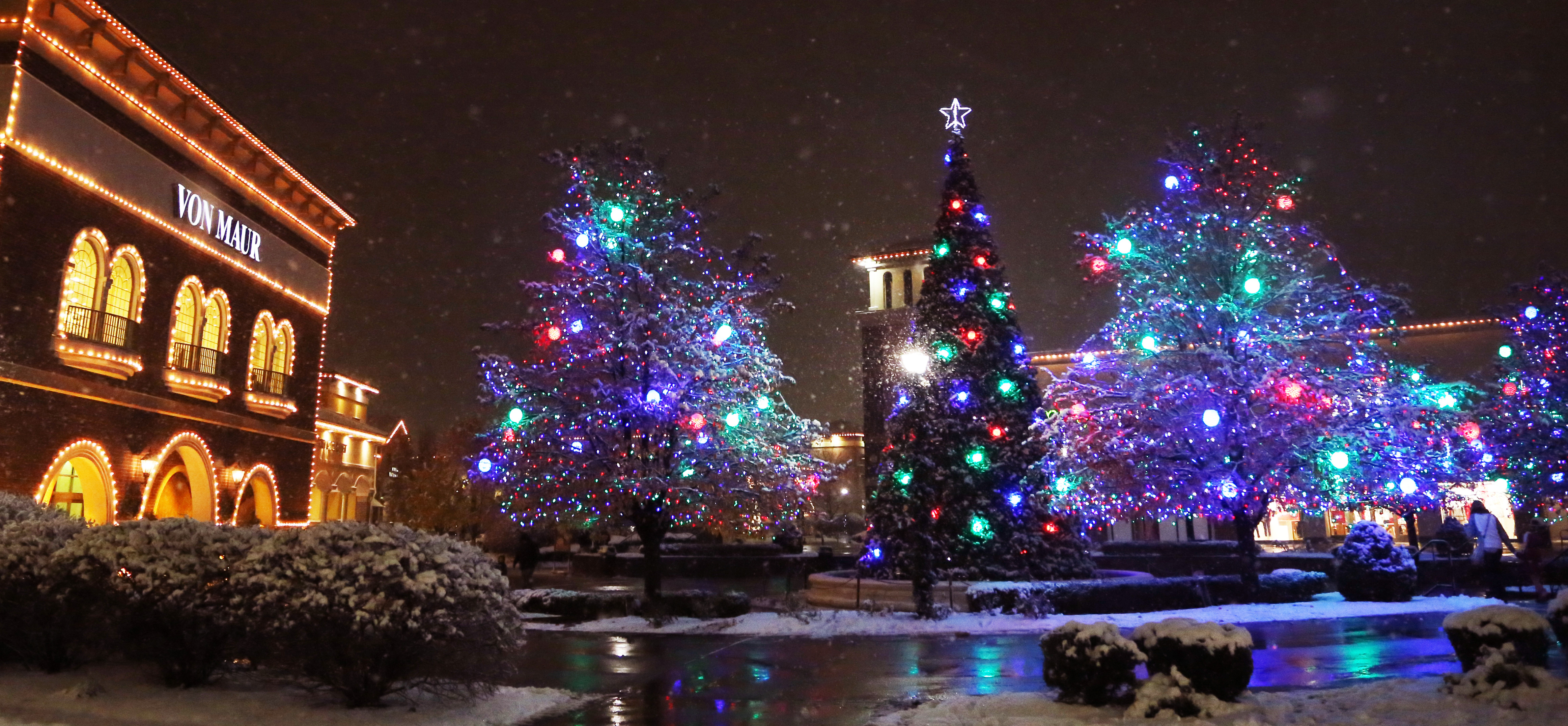 Jefferson Pointe is Home to All Your Holiday Needs Summit City Observer