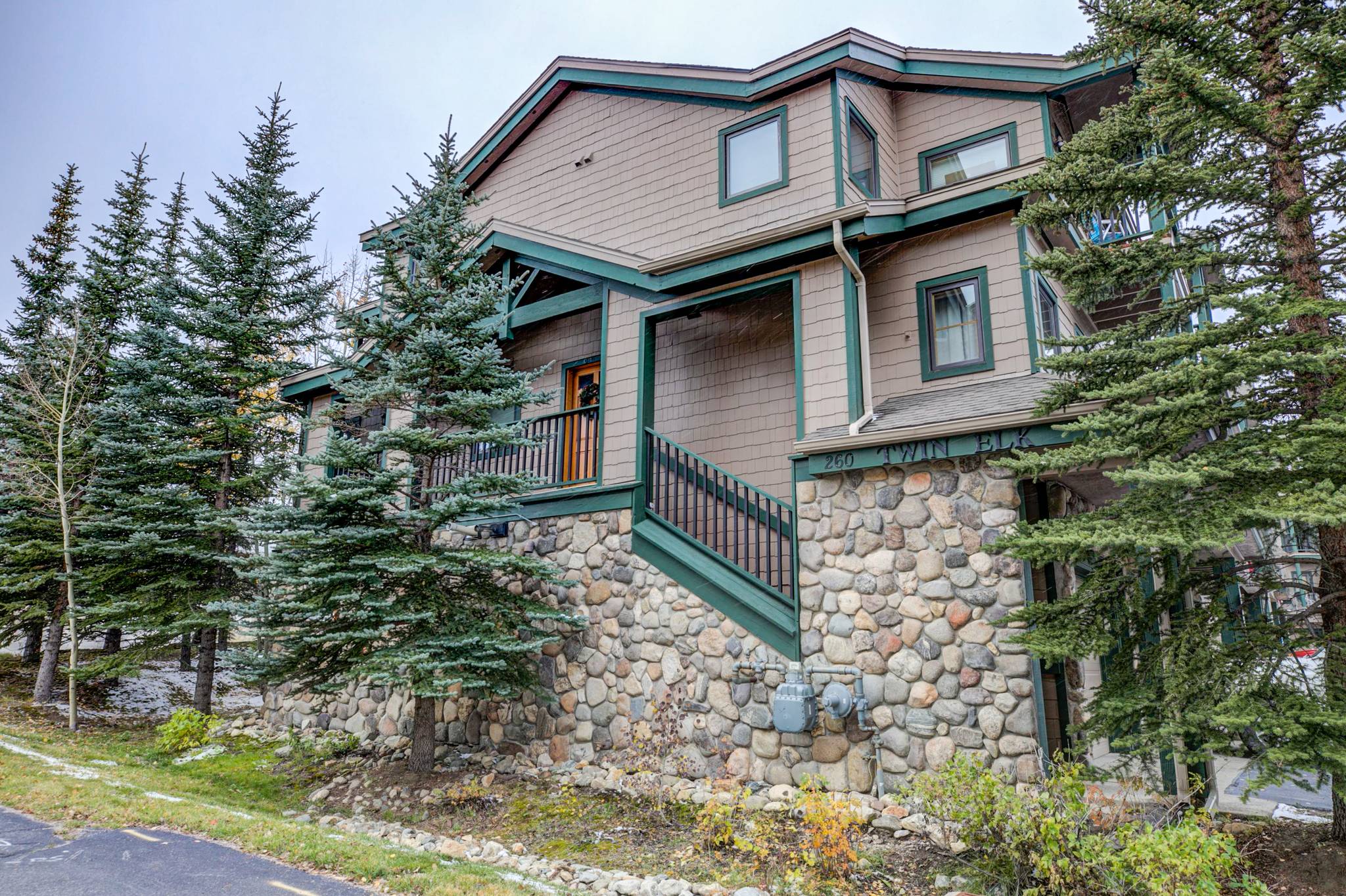 Twin Elk Lodge Summit Mountain Rentals