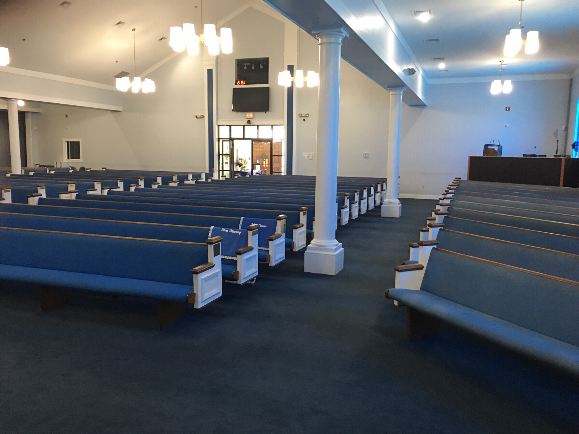 Used Pews for Sale by a church. Free Listings Summit Seating For