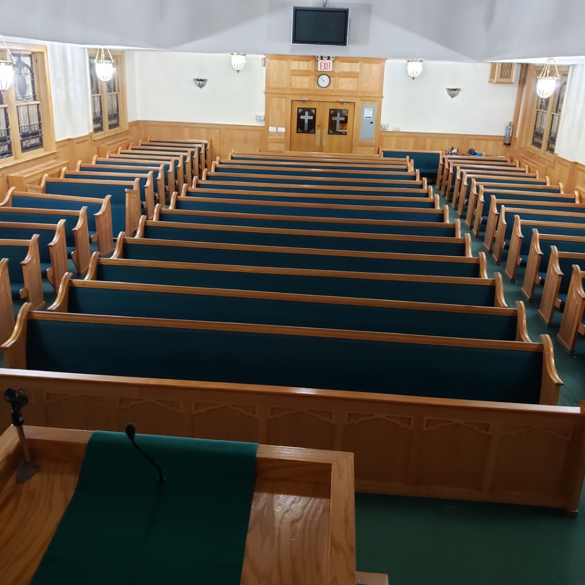 Used Pews for Sale by a church. Free Listings Summit Seating For