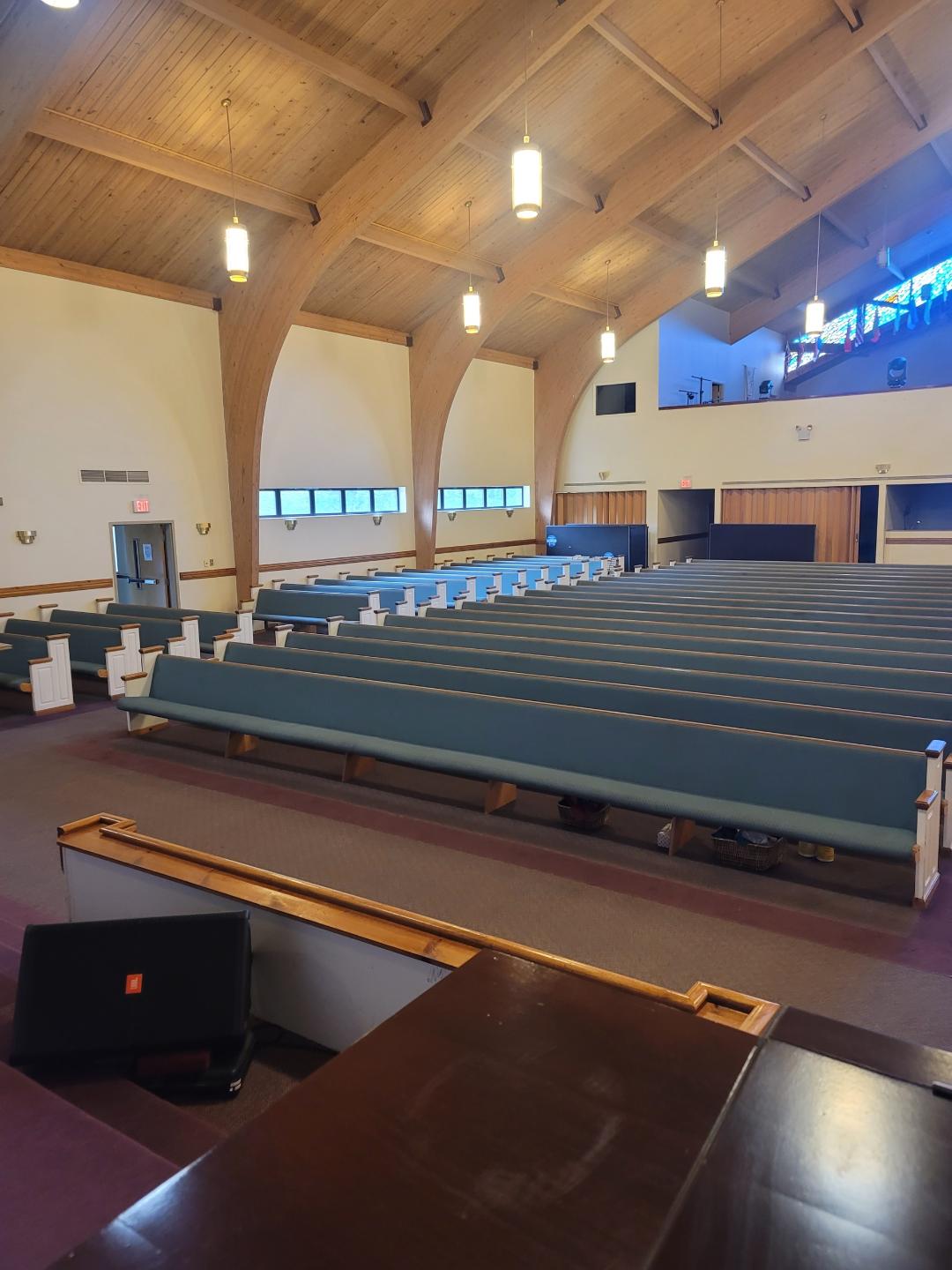 Used Pews for Sale by a church. Free Listings Summit Seating For Churches, Pulpits, Pews