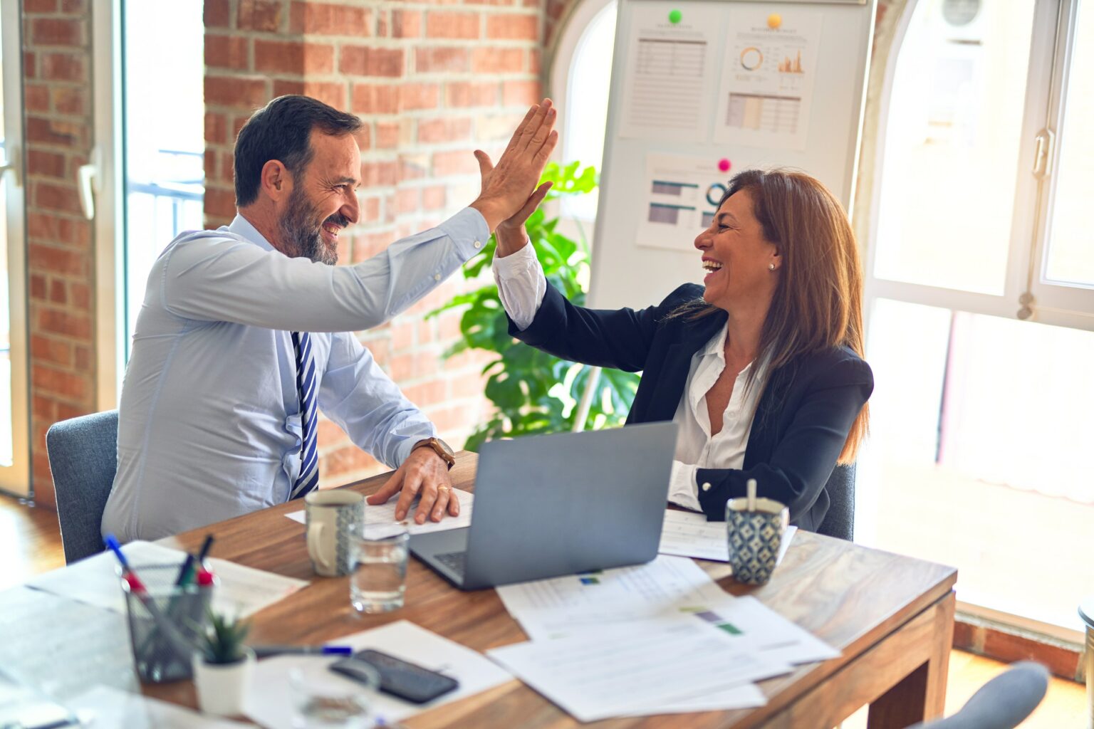 What Does 'Direct Hire' Mean in the Staffing Industry? Suna