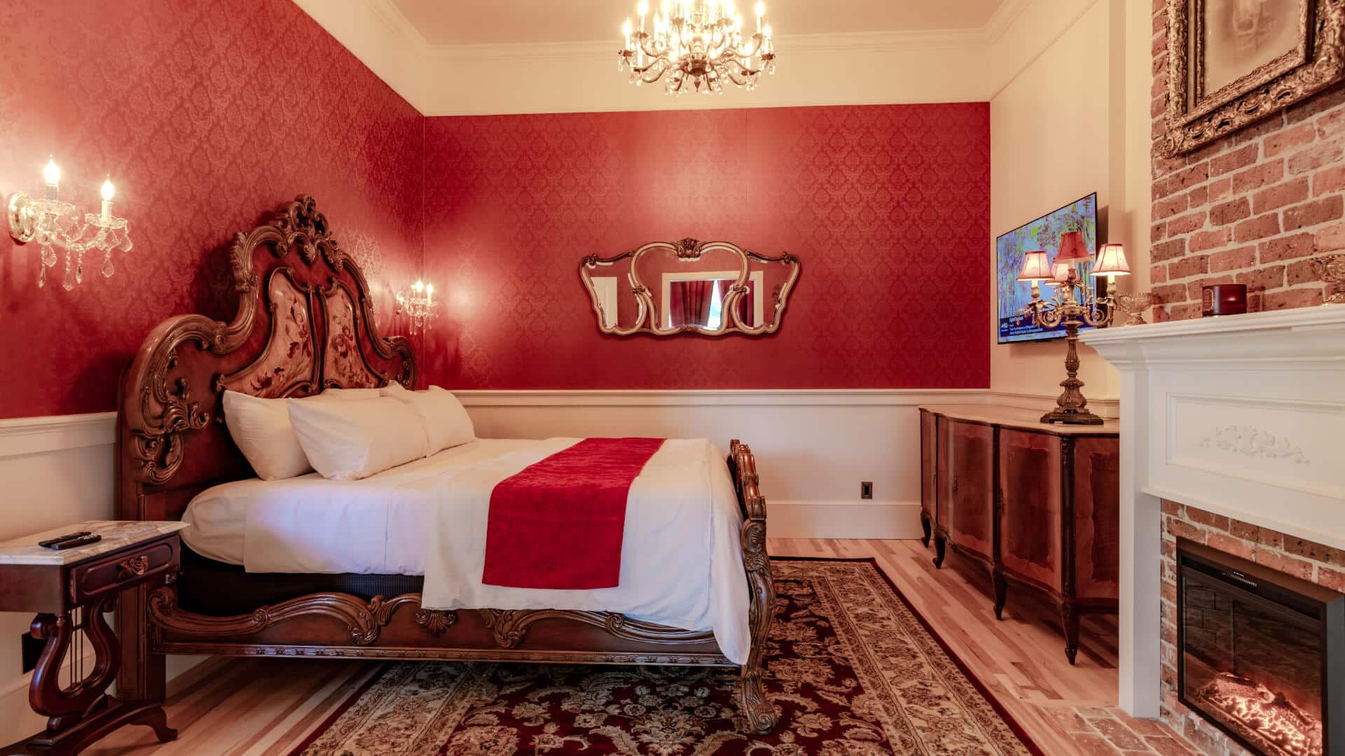 Governor’s Suite at Sunbright Inn in DeFuniak Springs Florida