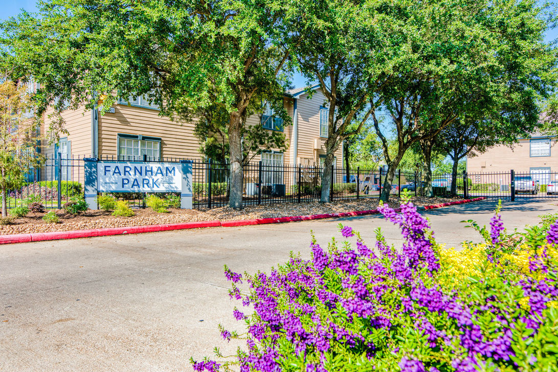 Farnham Park Apartments Sunchase American