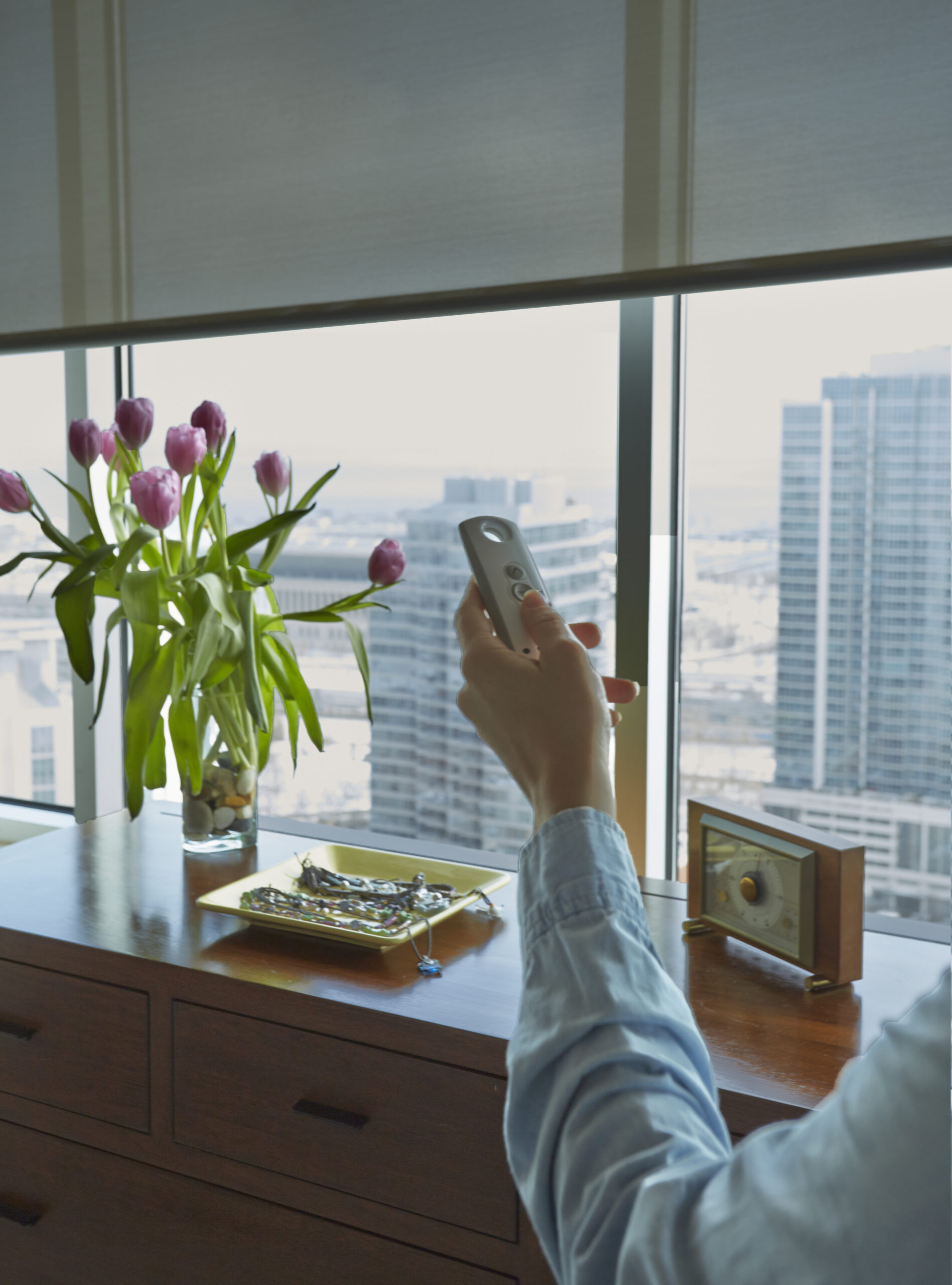 Do Motorized Blinds Have To Be Plugged In?