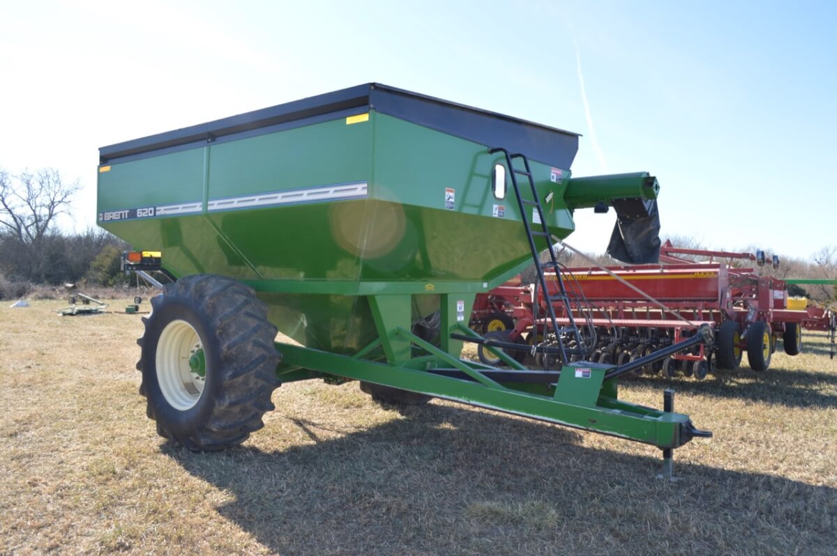 Farm Machinery Auction Near Benton Sundgren Realty Inc