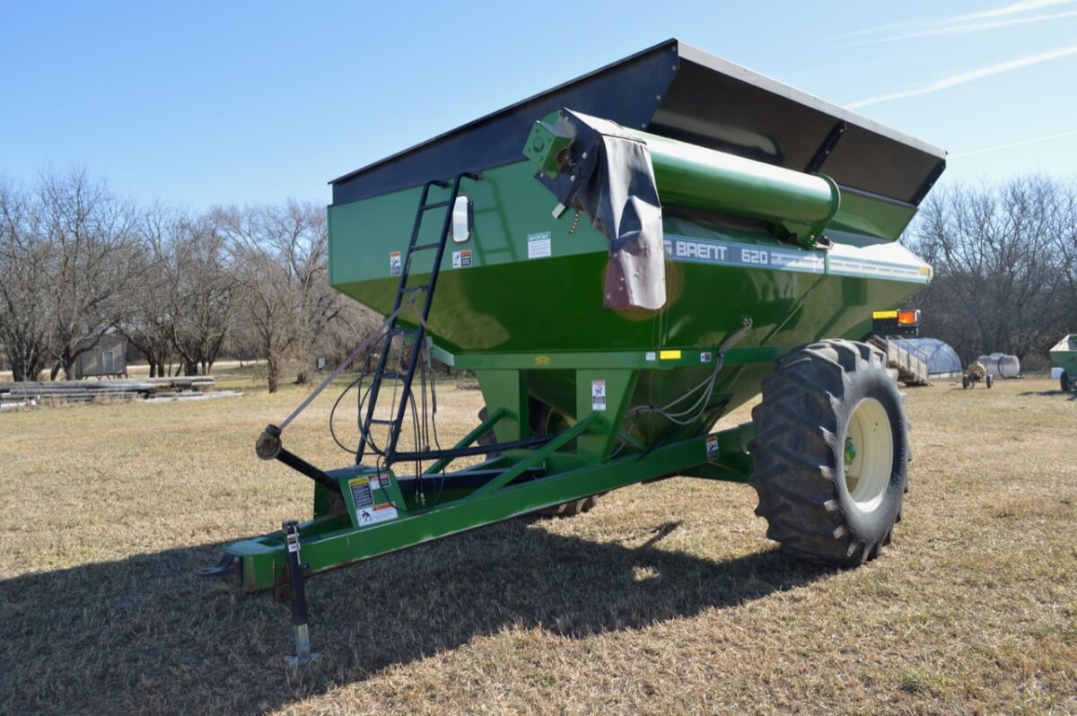 Farm Machinery Auction Near Benton Sundgren Realty Inc