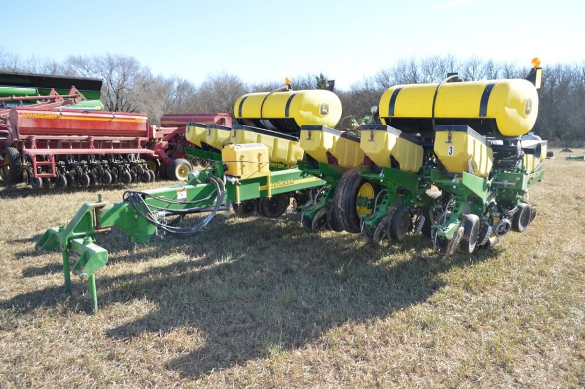 Farm Machinery Auction Near Benton Sundgren Realty Inc