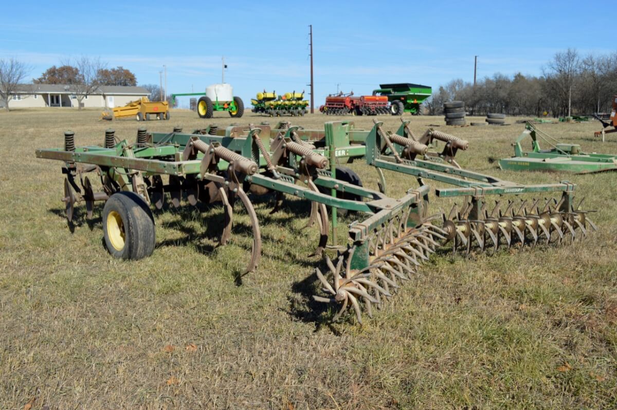 Farm Machinery Auction Near Benton Sundgren Realty Inc