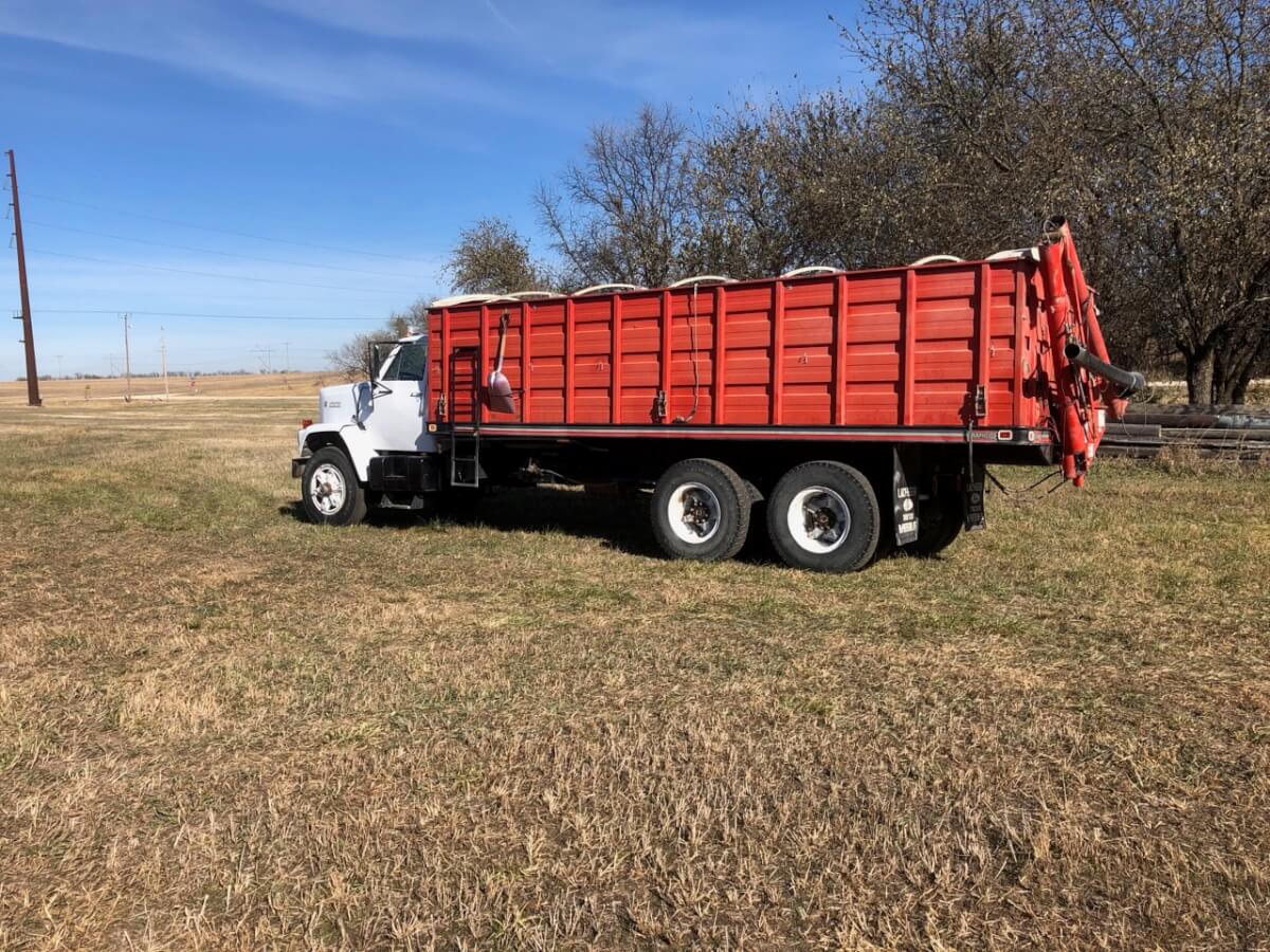 Farm Machinery Auction Near Benton Sundgren Realty Inc