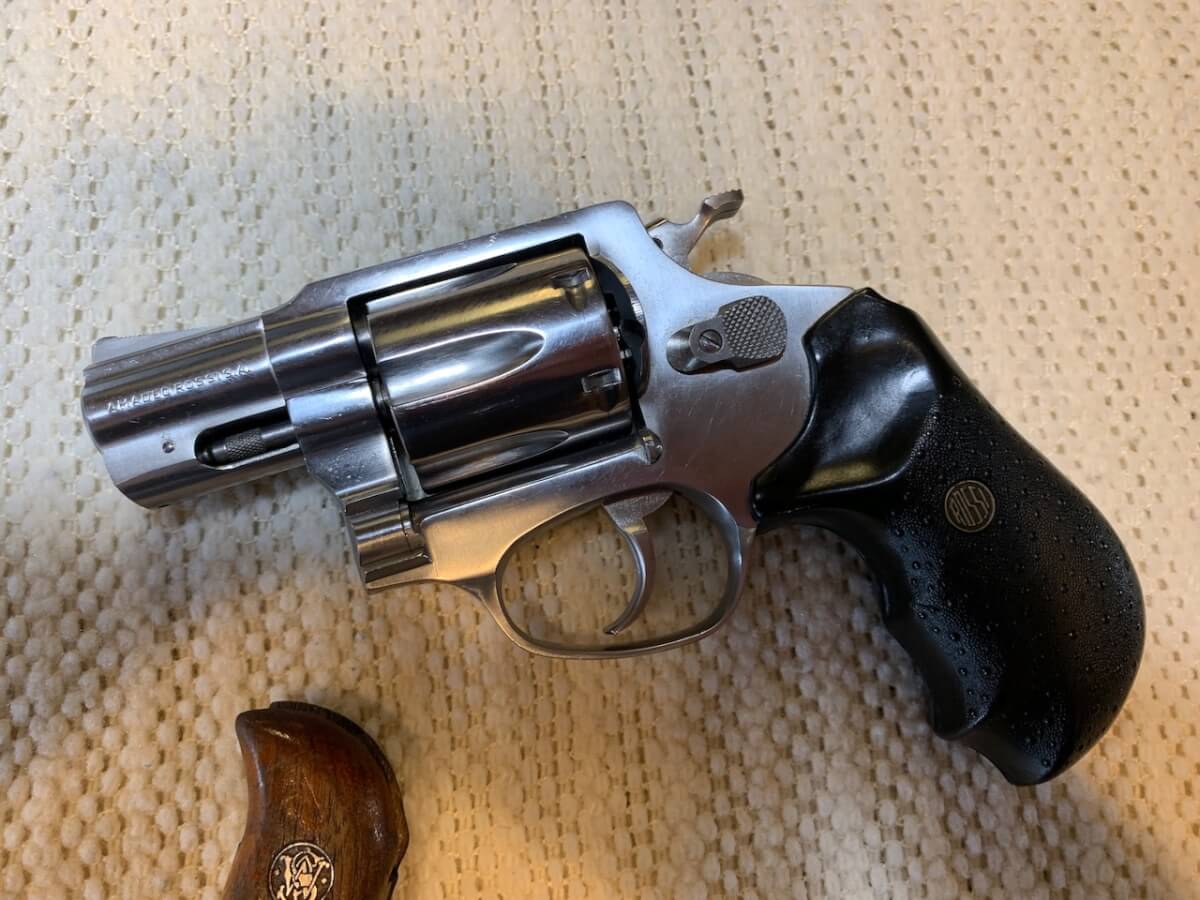 Feb. 13 Gun Auction, Benton KS Sundgren Realty Inc