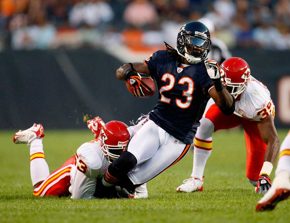 Weekly column NFL tackling itself with new “safety” rules The Sundial